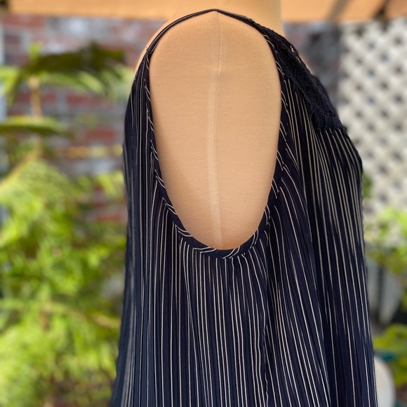 Chico’s Navy and white stripe tank top style size 2 - Picture 8 of 10